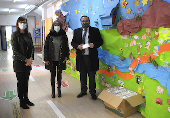 Boadilla reparte mascarillas FPP2 en todos los centros educativos 