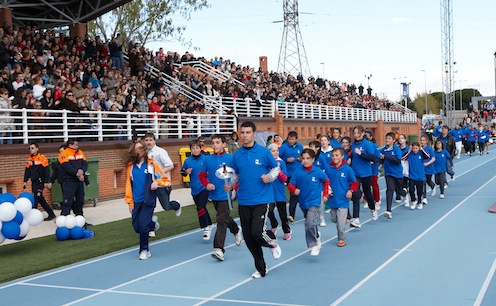 Los escolares de Las Rozas encienden la llama olímpica