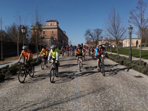 El ‘Circuito Actívate’ juntó a 370 personas dando pedaladas