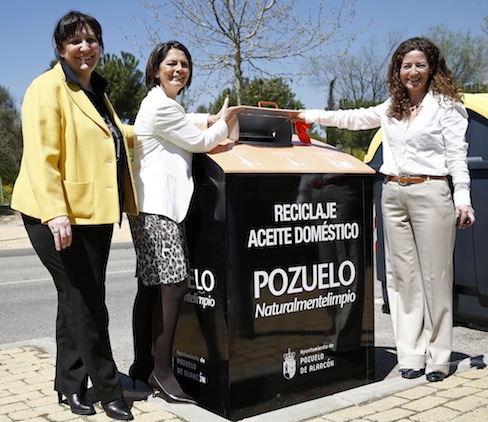 El Ayuntamiento instala doce nuevos contenedores para la recogida de aceite usado