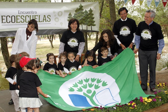 Cuatro centros educativos de Las Rozas reciben la Bandera Verde