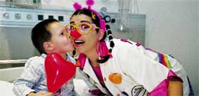 18 niños hospitalizados recibirán la visita de los Doctores Sonrisas