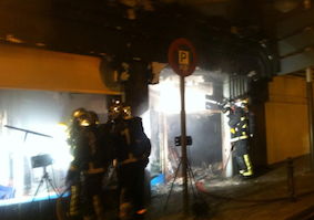 50 personas pasan la noche fuera de sus casas por un incendio en un bazar chino