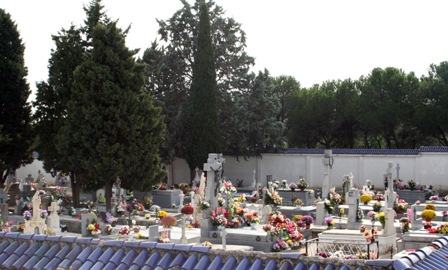 Los cementerios amplían su horario para el puente de Todos los Santos