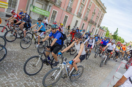 Más de 350 personas pedalearon en el Circuito Actívate MTB 2014