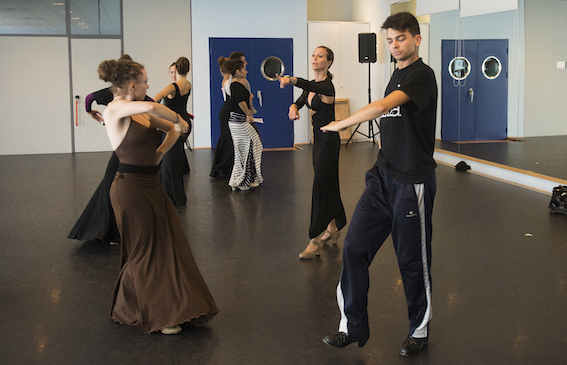 Aída Gómez imparte un taller de Danza Española en el MIRA Teatro