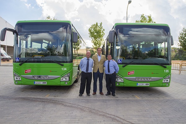 Dos nuevos autobuses mejoran el transporte interurbano con Boadilla