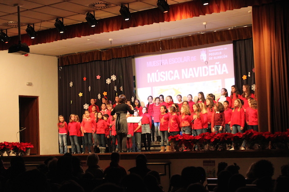Los escolares de Pozuelo cantan para dar la bienvenida a la Navidad