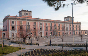 Abre el Mercado de los Jardines del Palacio