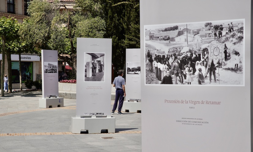 Exposición fotográfica al aire libre sobre la historia de Las Rozas