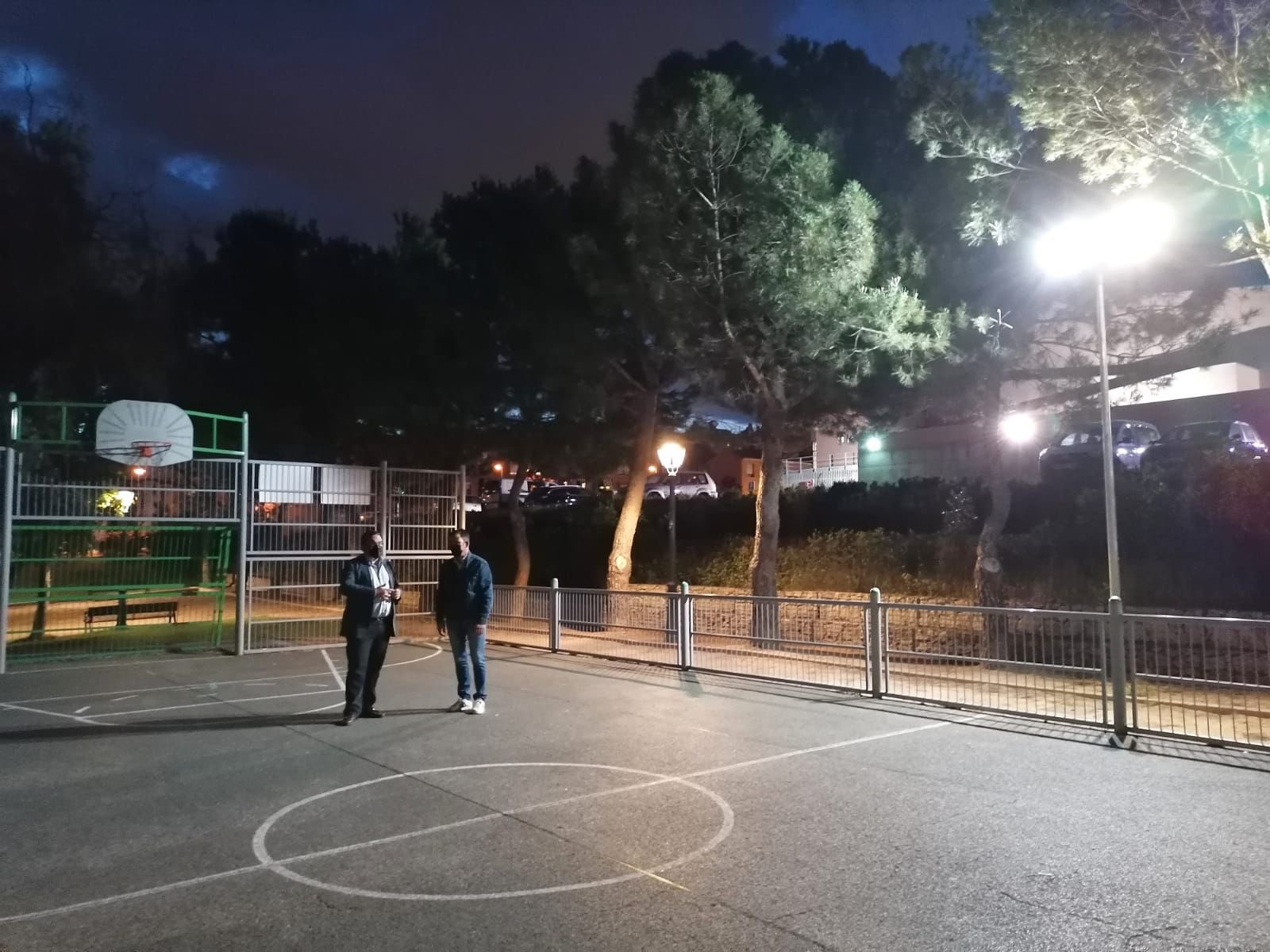 La pista deportiva de la calle Sigüenza de Boadilla se podrá utilizar de noche