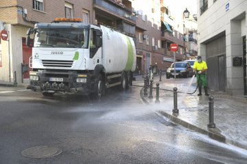 Especial limpieza de verano en las calles de Boadilla