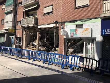 Comienza las labores de desescombro en el edificio afectado por la explosión de Pozuelo